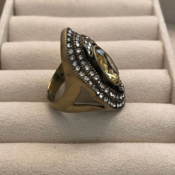 Chloe and Isabel | Pavé North South Ring | Citrine | Size 7 - Picture 3 of 6